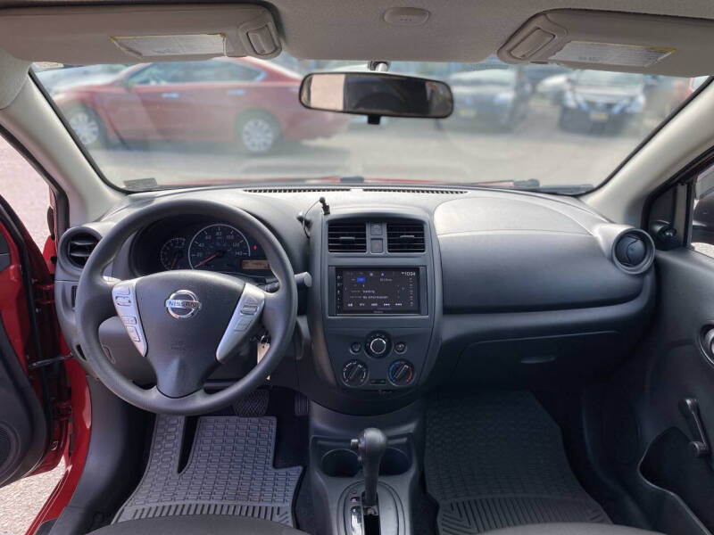 2015 Nissan Versa 1.6 S Plus