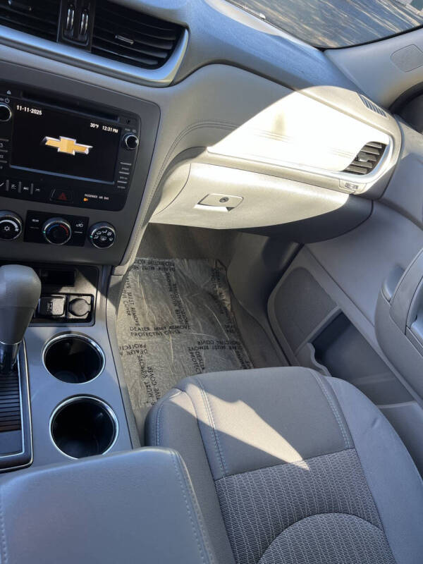 2017 Chevrolet Traverse LS