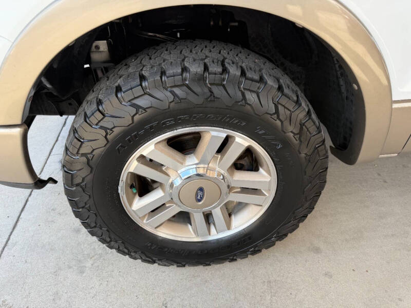 2005 Ford F-150 Lariat