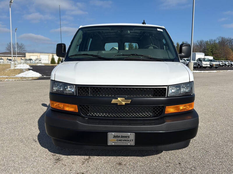 2025 Chevrolet Express 2500