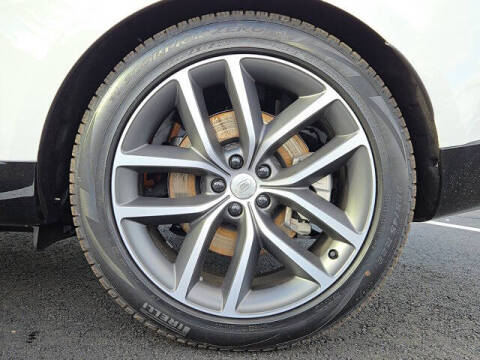 2025 Land Rover Range Rover P550e SE