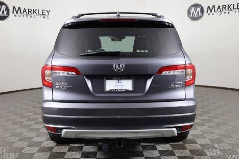 2019 Honda Pilot Touring w/Rear Captain's Chairs