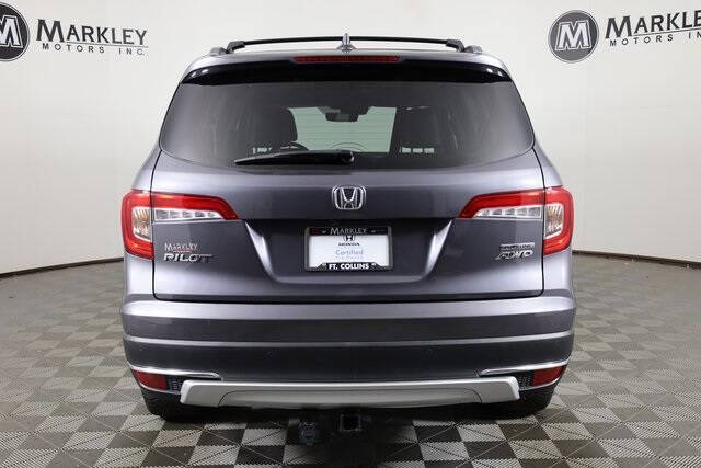 2019 Honda Pilot Touring w/Rear Captain's Chairs