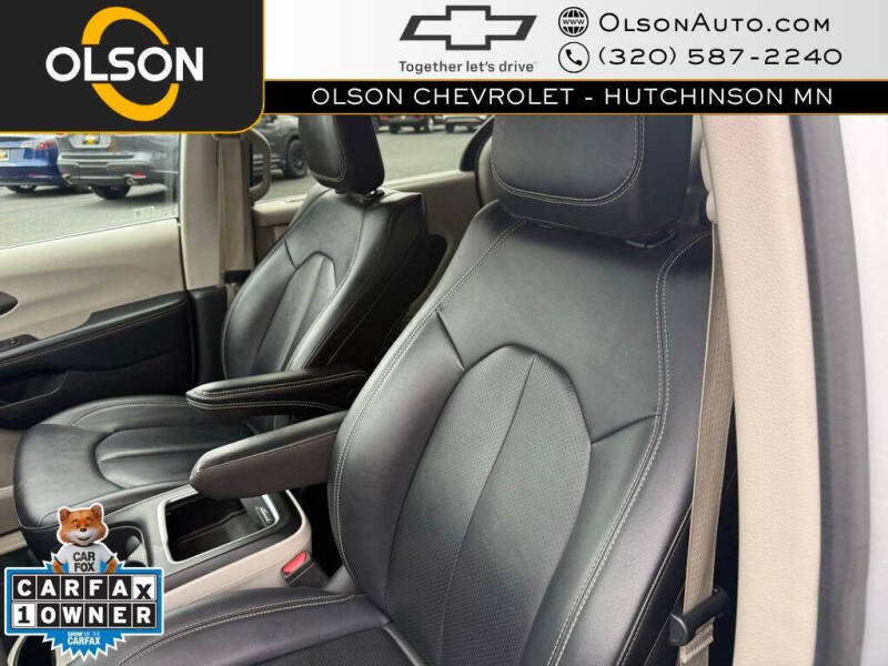 2024 Chrysler Pacifica Touring L