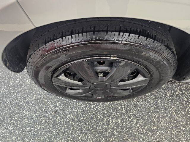 2015 Kia Rio 5-Door LX