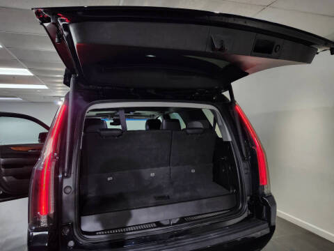 2017 Cadillac Escalade Luxury