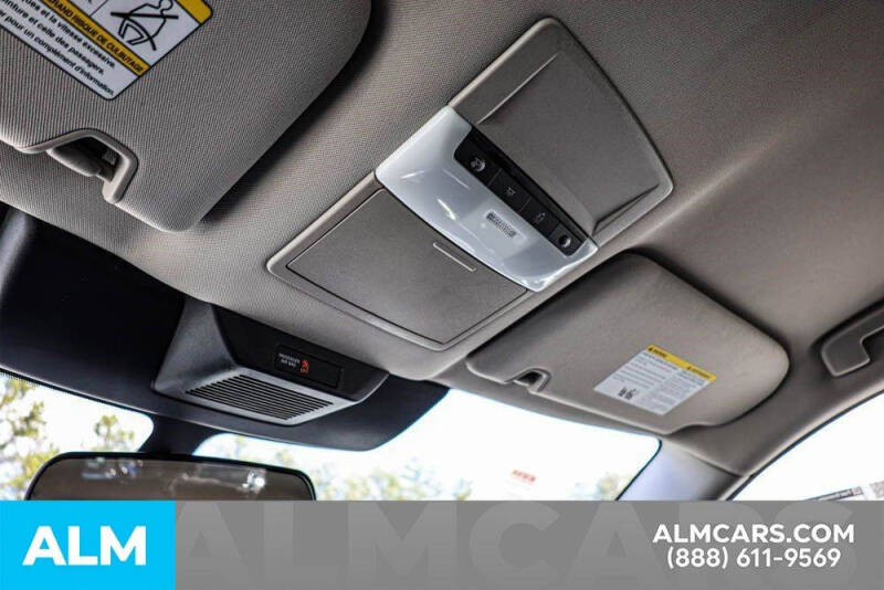 2025 Nissan Pathfinder S