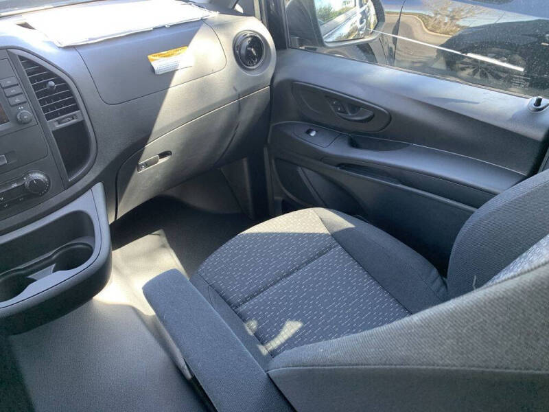 2023 Mercedes-Benz Metris Passenger