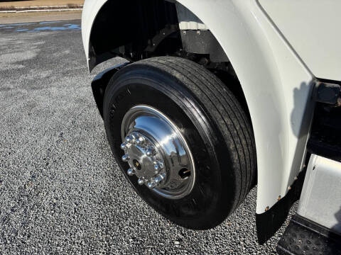 2012 Freightliner M2 106