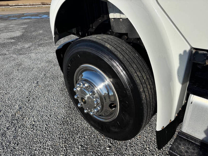 2012 Freightliner M2 106