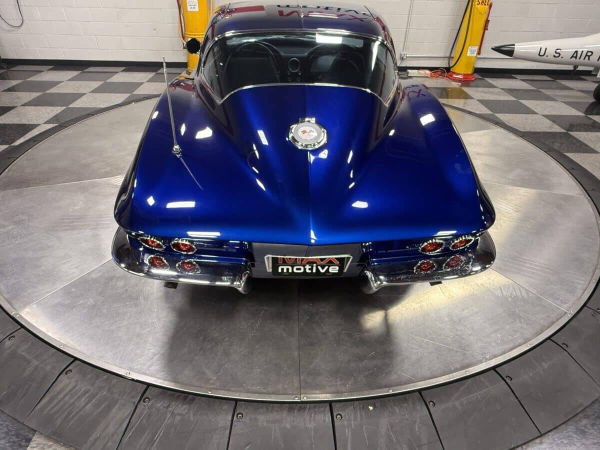 1964 Chevrolet Corvette 18