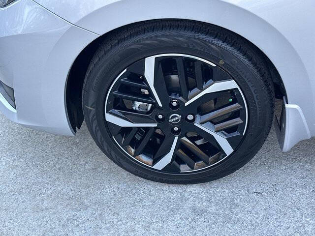 2025 Nissan Versa SR