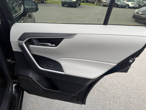 2019 Toyota RAV4 Hybrid XLE