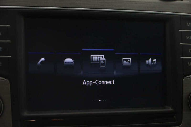 2017 Volkswagen Golf TSI Wolfsburg Edition