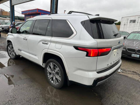 2024 Toyota Sequoia Platinum