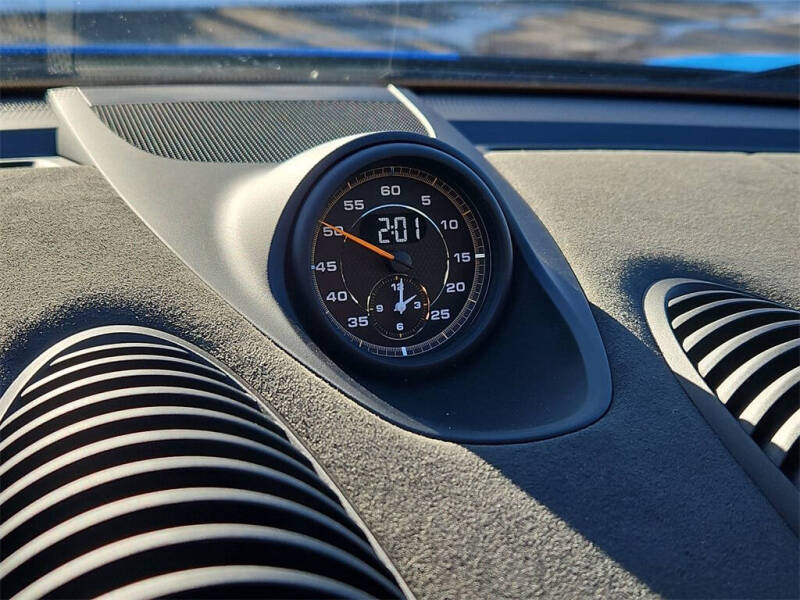 2025 Porsche 718 Cayman GT4 RS