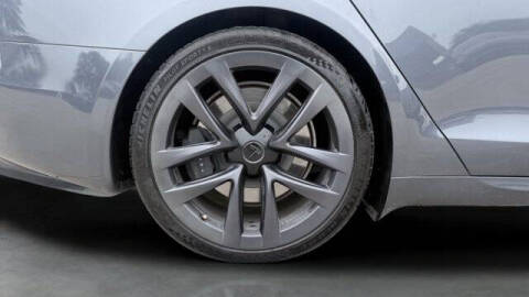 2022 Tesla Model S Plaid