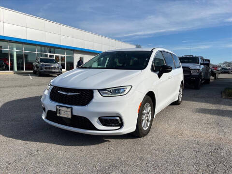 2024 Chrysler Pacifica Touring L