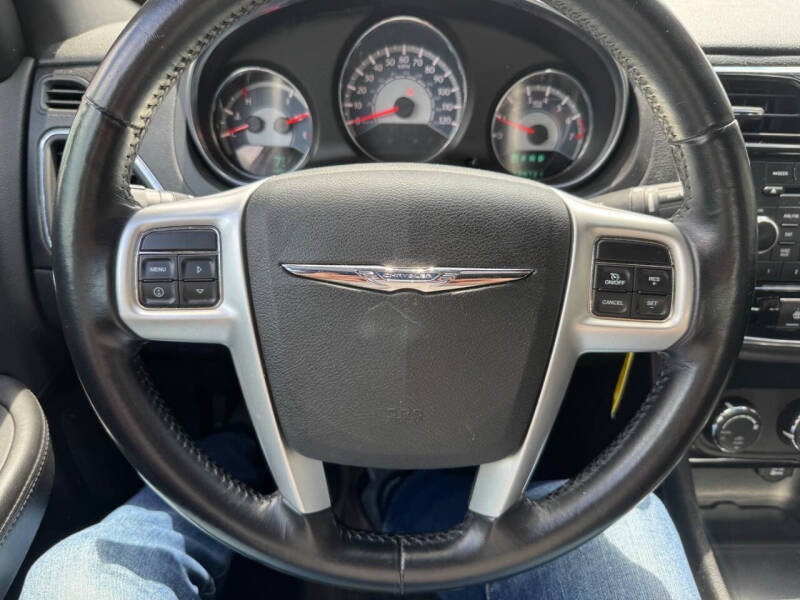 2013 Chrysler 200 Touring
