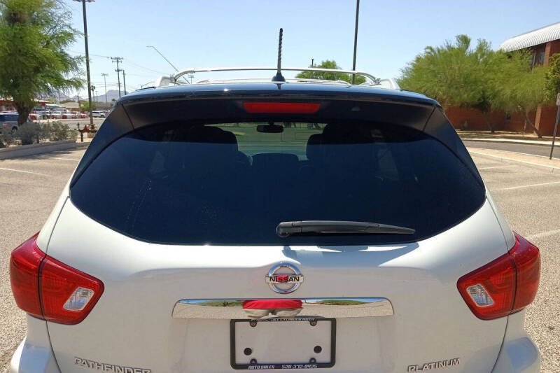 2017 Nissan Pathfinder Platinum