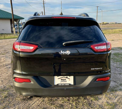 2016 Jeep Cherokee Sport
