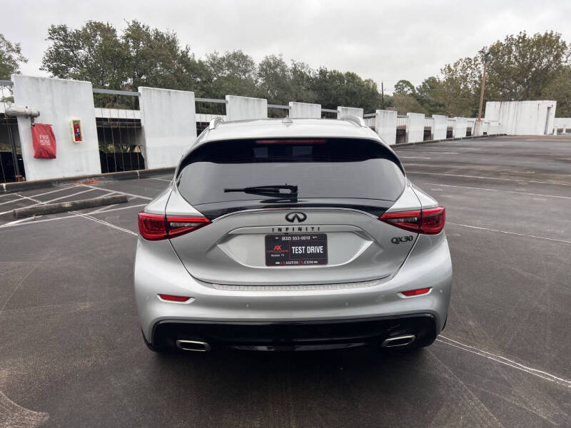 2018 Infiniti QX30 Premium