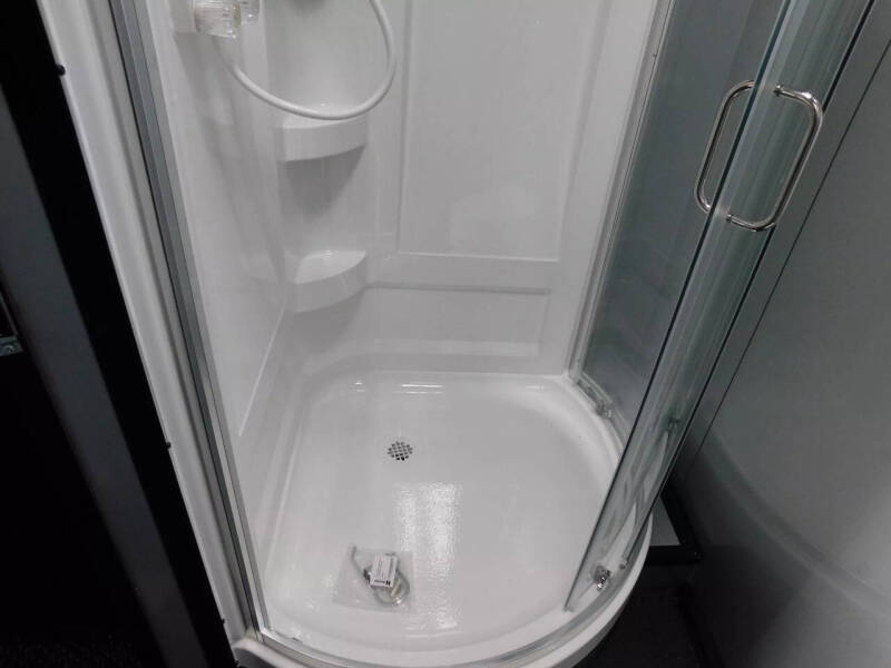 2026 United Trailers 53' Full Bathroom