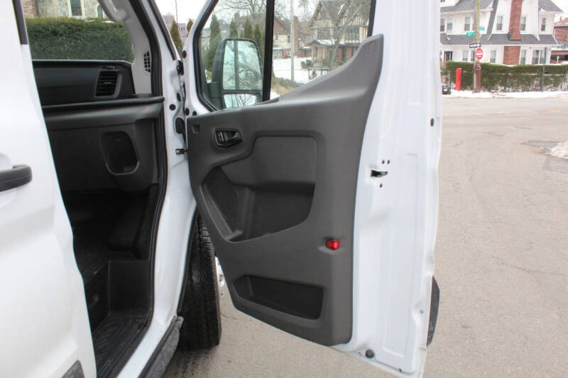 2023 Ford Transit 250
