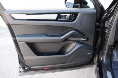 2021 Porsche Cayenne S Coupe