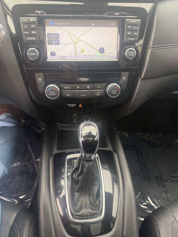 2017 Nissan Rogue SL
