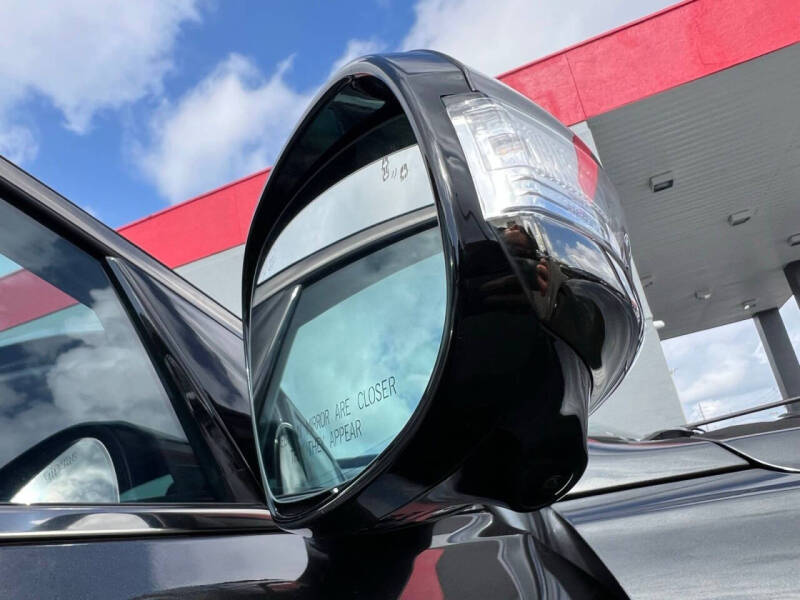 2023 Genesis G70