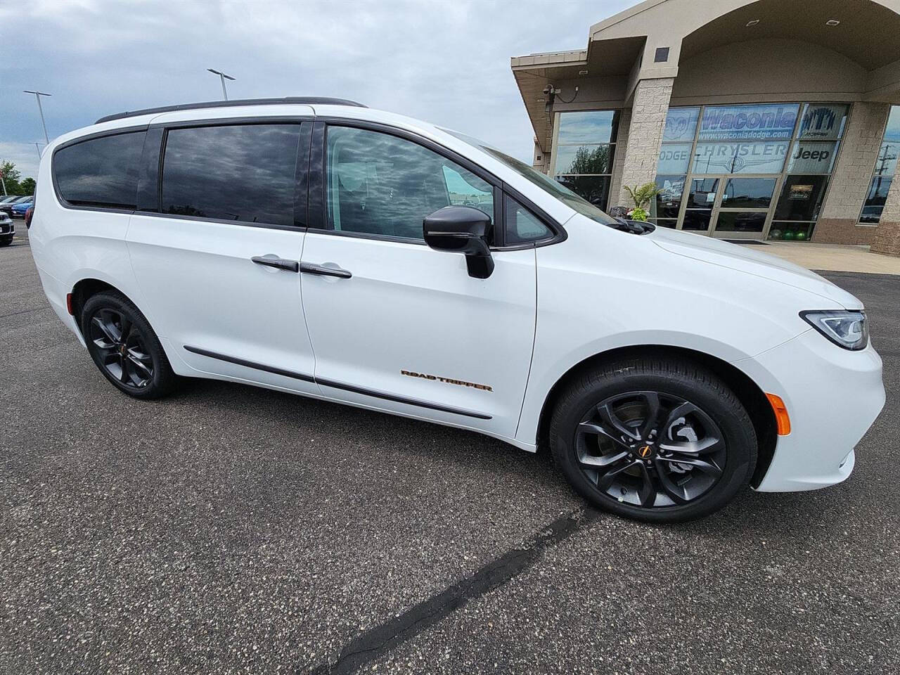 2024 Chrysler Pacifica for sale at Victoria Auto Sales in Victoria, MN