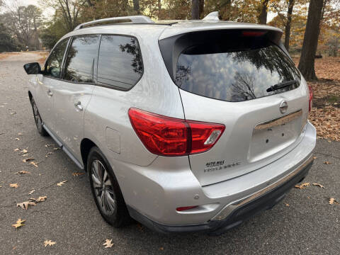 2020 Nissan Pathfinder SL