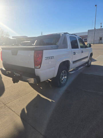 2005 Chevrolet Avalanche 1500 LS