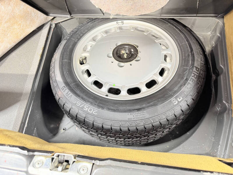 1988 Mercedes-Benz 560-Class 560 SL