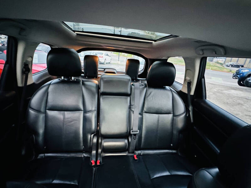 2017 Nissan Pathfinder SL