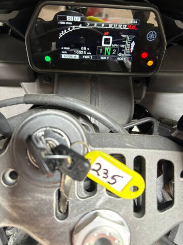 2015 Yamaha YZF-R1