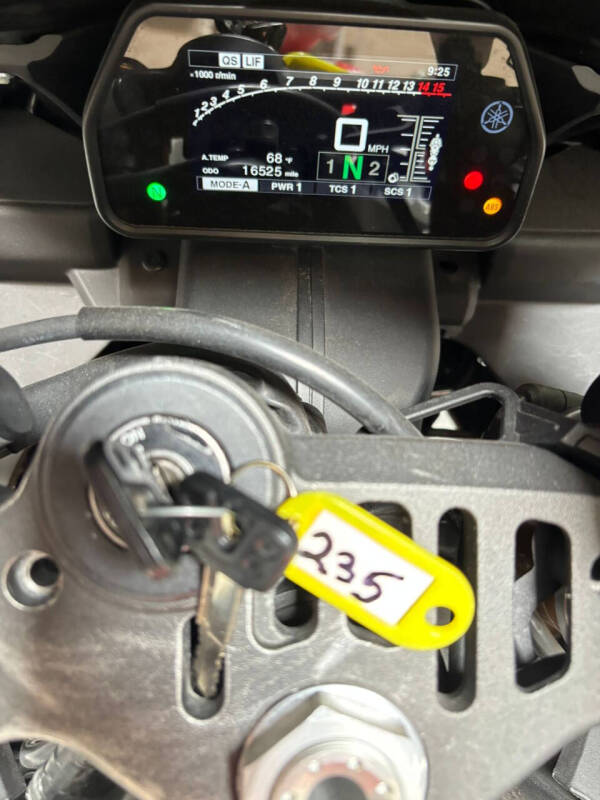 2015 Yamaha YZF-R1