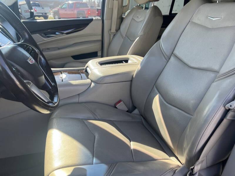 2017 Cadillac Escalade Luxury