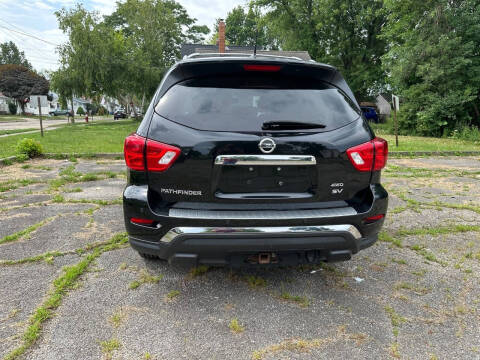 2018 Nissan Pathfinder SV