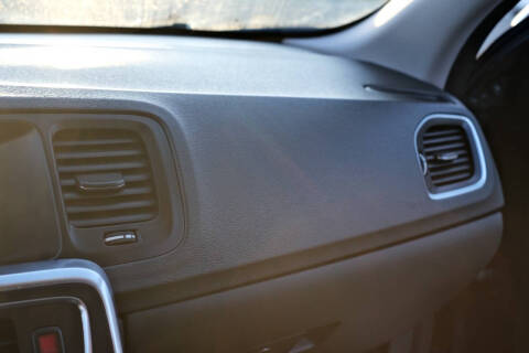 2015 Volvo V60 T5 Drive-E Premier Plus