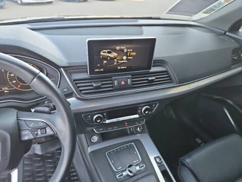 2020 Audi Q5 quattro Titanium Prem Pl 45 TFSI