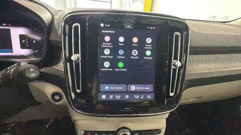 2023 Volvo XC40 B5 Plus Bright Theme