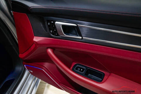 2019 Porsche Panamera GTS