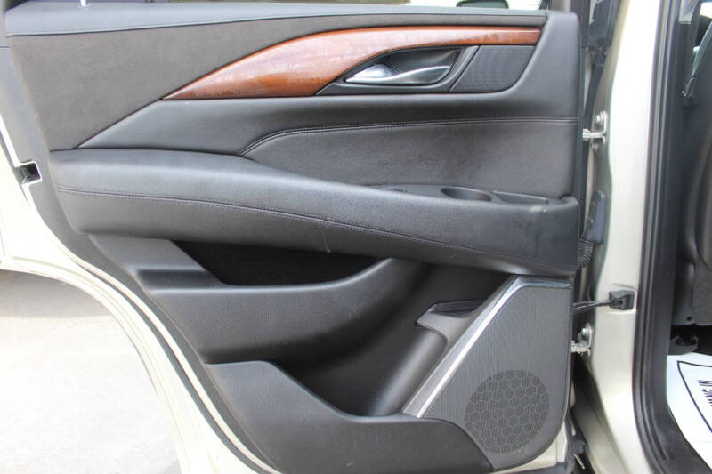 2017 Cadillac Escalade Luxury