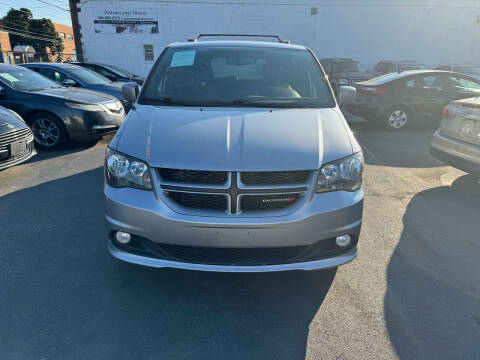 2017 Dodge Grand Caravan for sale at Best Motors LLC in Cleveland OH