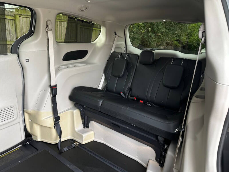 2020 Chrysler Pacifica Launch Edition