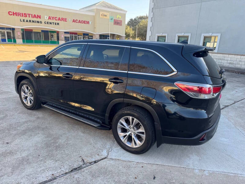 2014 Toyota Highlander LE