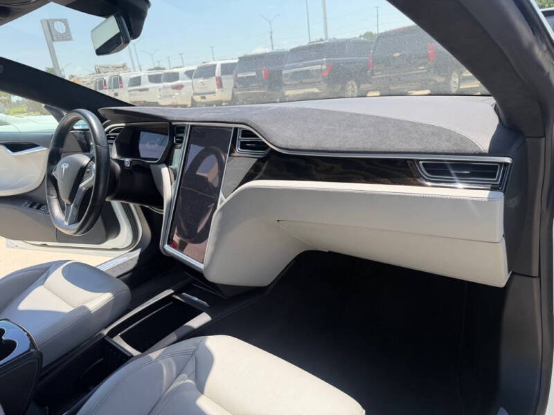 2016 Tesla Model S 90D
