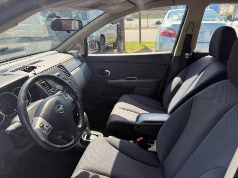 2009 Nissan Versa 1.8 SL